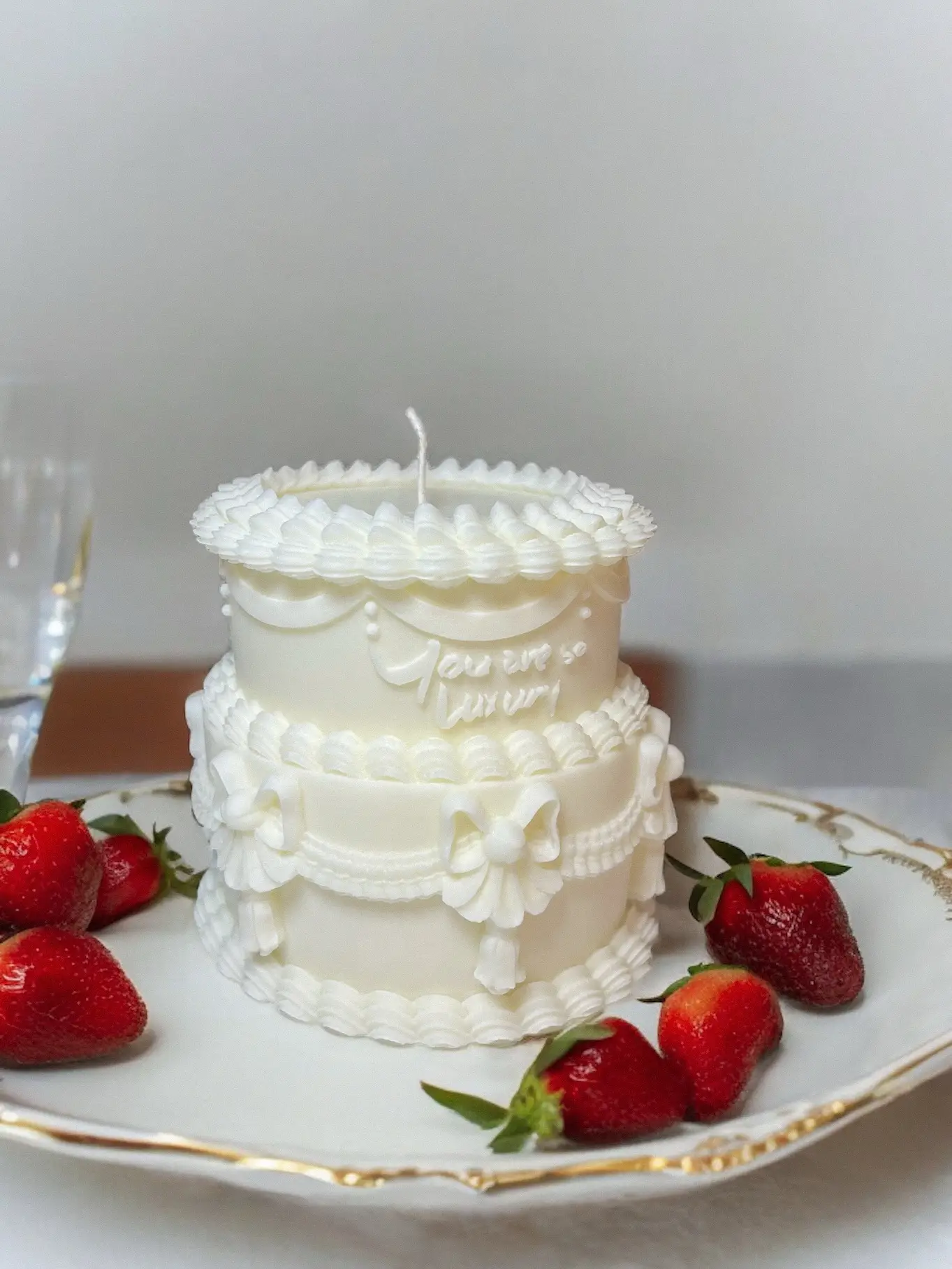Vela Vintage Cake